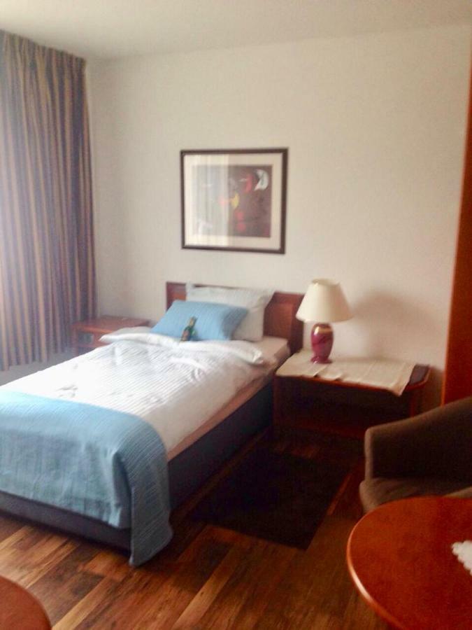 Ingrids Ferienwohnung Mit Balkon In Thiede Naehe See Salzgitter Luaran gambar