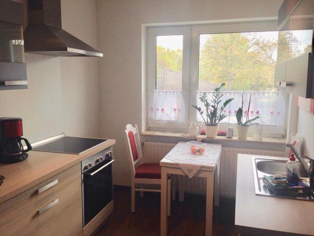 Ingrids Ferienwohnung Mit Balkon In Thiede Naehe See Salzgitter Luaran gambar